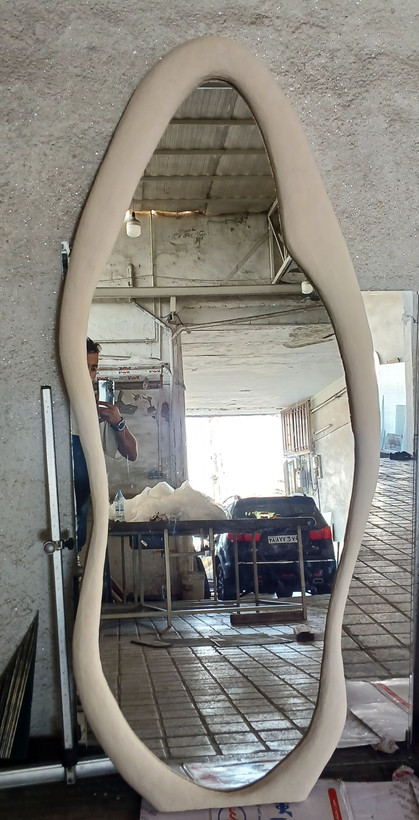 آینه ایستاده