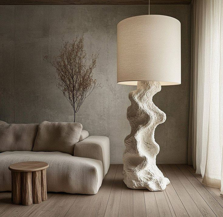 آباژور ایستاده