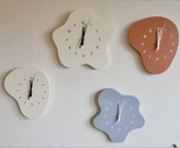 ساعت دفرمه فانتزی مینیمال