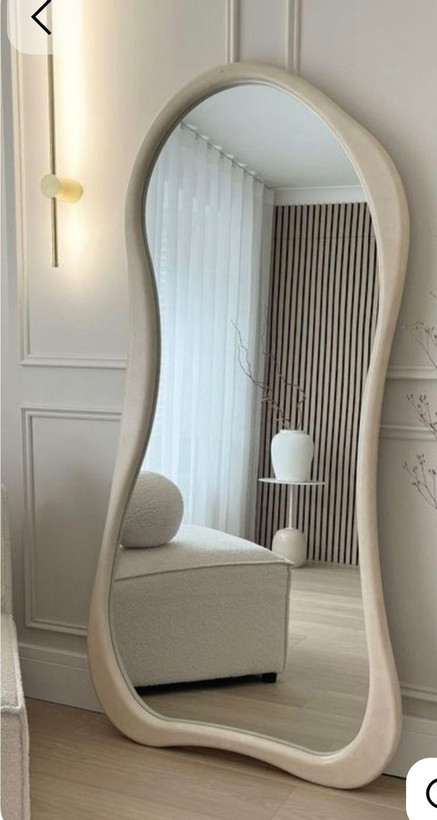 آینه ایستاده بابل